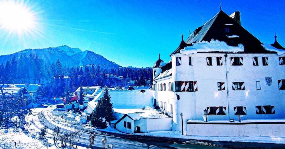 Family Hotel Schloss Rosenegg 피버브룬 외부 사진
