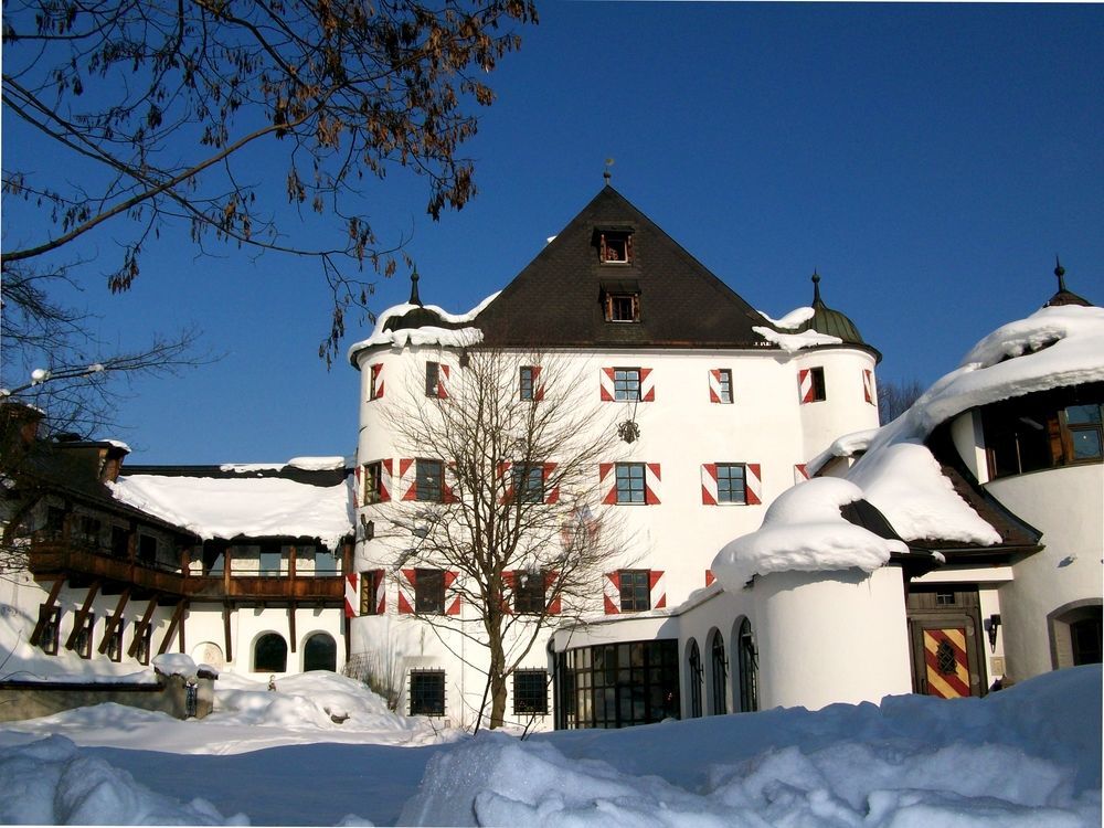 Family Hotel Schloss Rosenegg 피버브룬 외부 사진