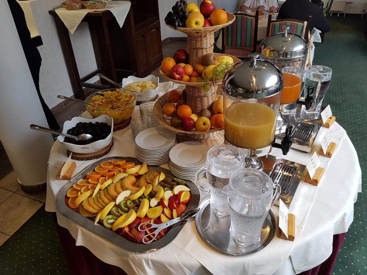 Family Hotel Schloss Rosenegg 피버브룬 외부 사진