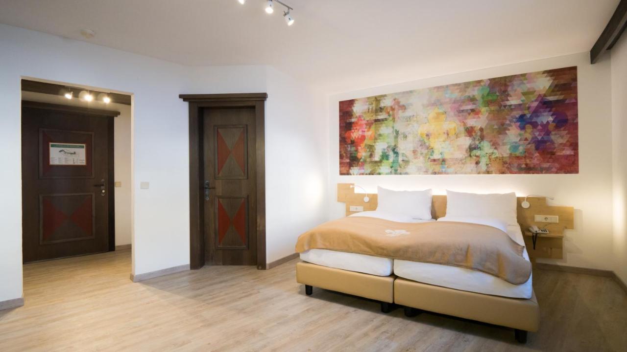 Family Hotel Schloss Rosenegg 피버브룬 외부 사진